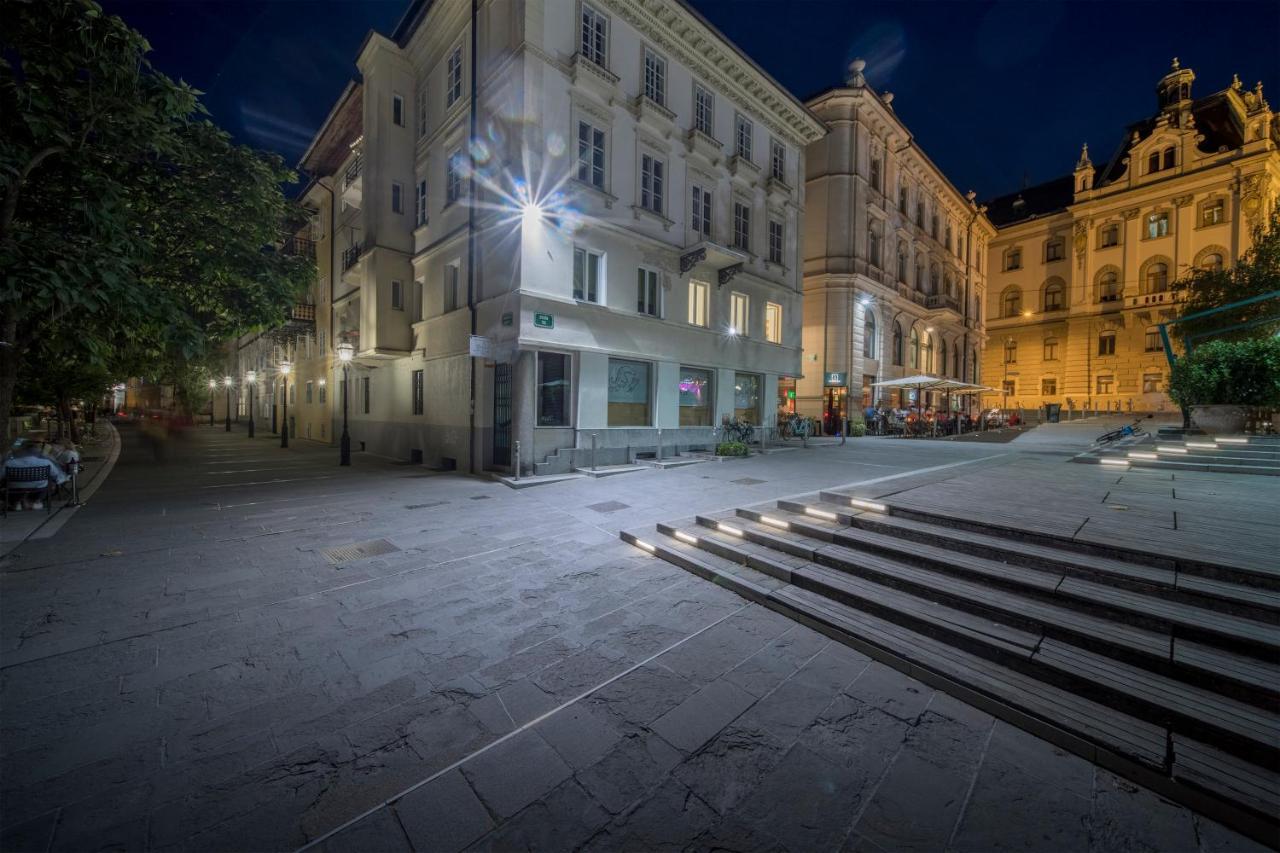 Karinatura Ljubljana Extérieur photo