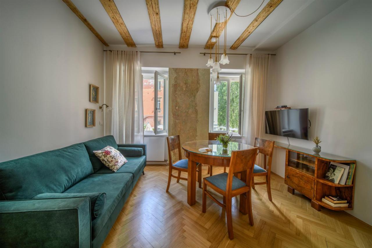 Karinatura Ljubljana Extérieur photo